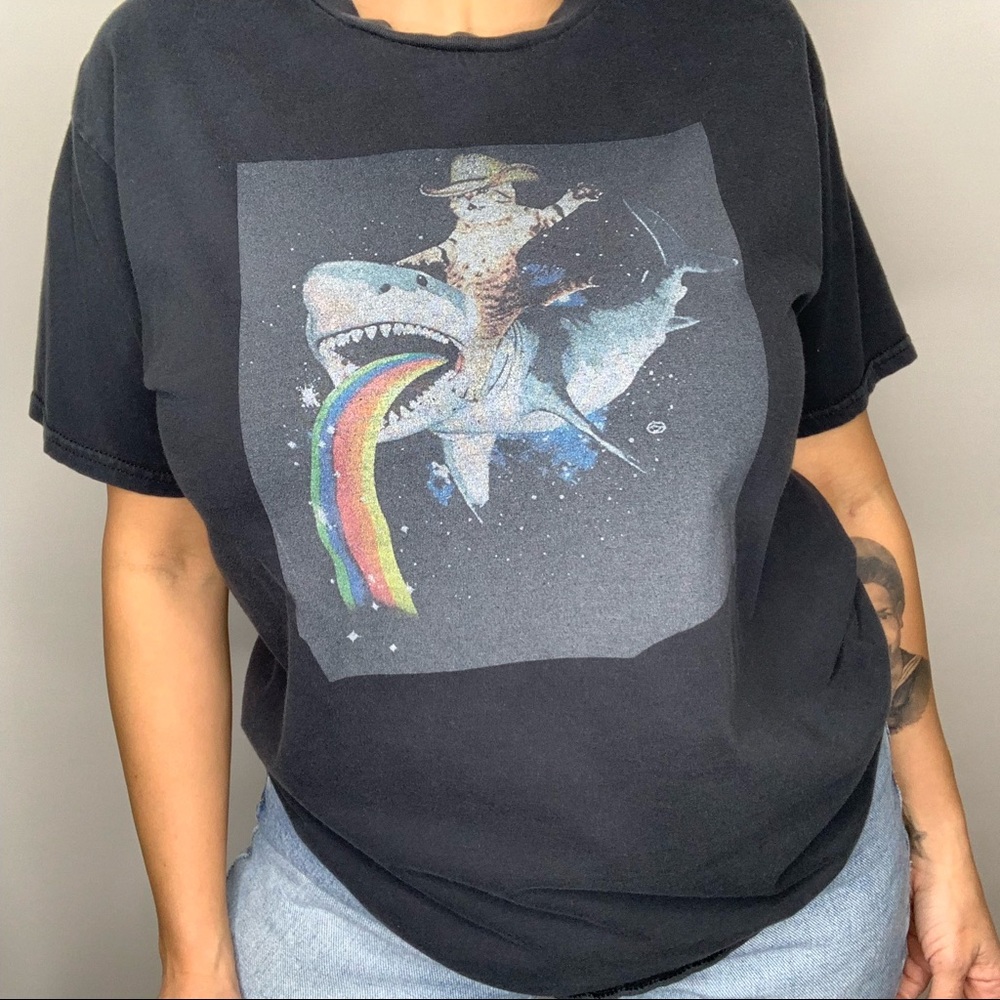 Bucking Sharkaroo T-shirt Gilden Premium Cotton